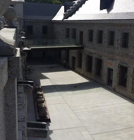 Casa De La Moneda Гостевой дом Сеговия