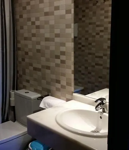 Casa De La Moneda Гостевой дом Сеговия